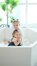 Foldable White Ball Pit with 300 balls