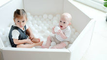 Foldable White Ball Pit with 300 balls